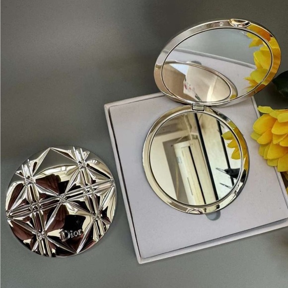 Authentic Dior Compact Mirror (Silver Tone, Patterned, Plaid, Crisscross) - Picture 10 of 10